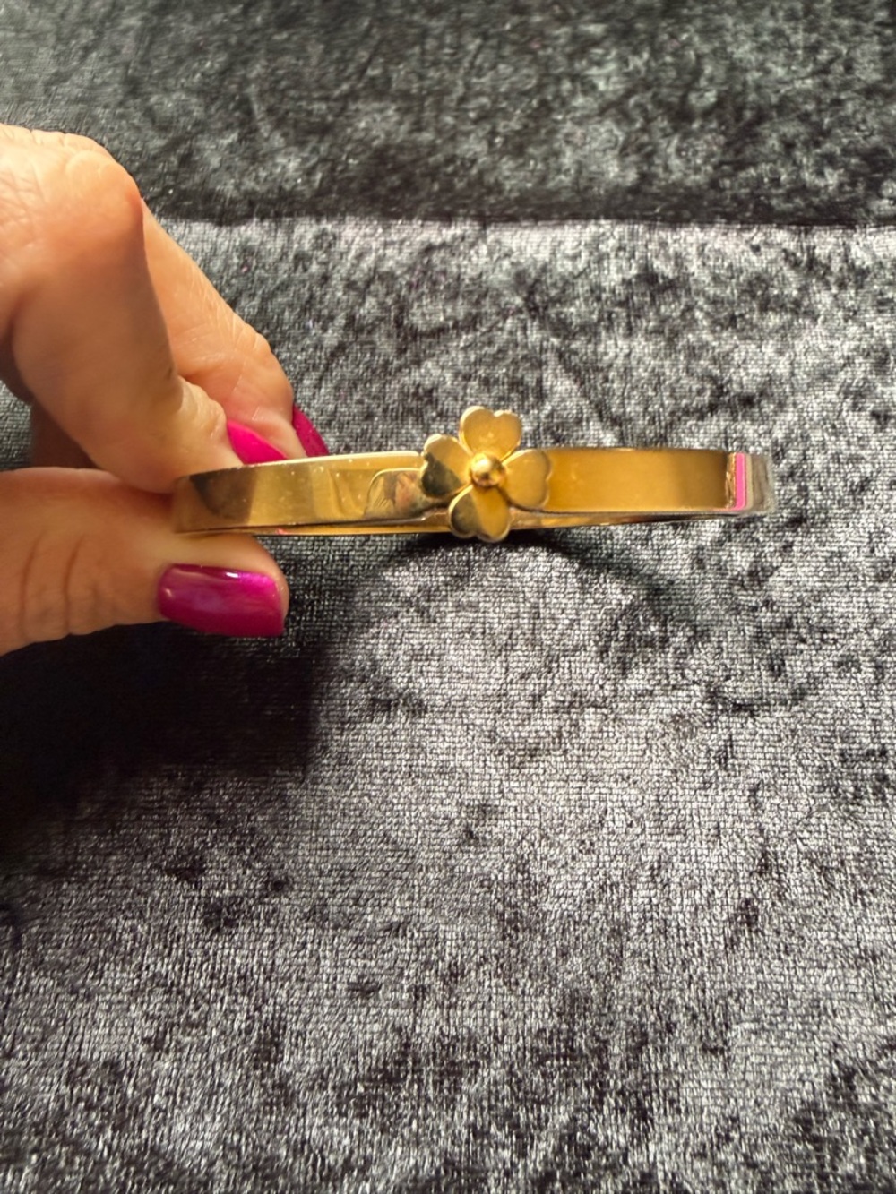 kate spade Gold Flower Bangle Bracelet - Picture 3 of 13